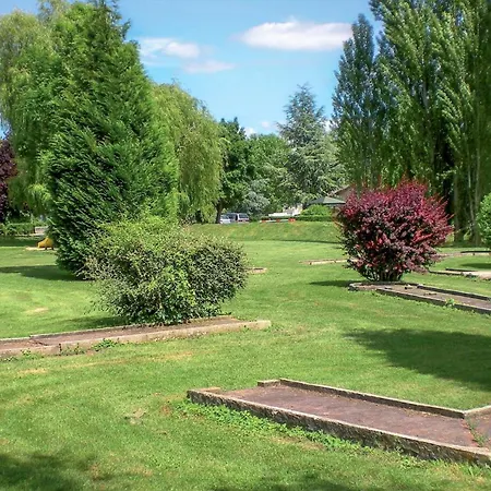 Camping Les Fontaines *